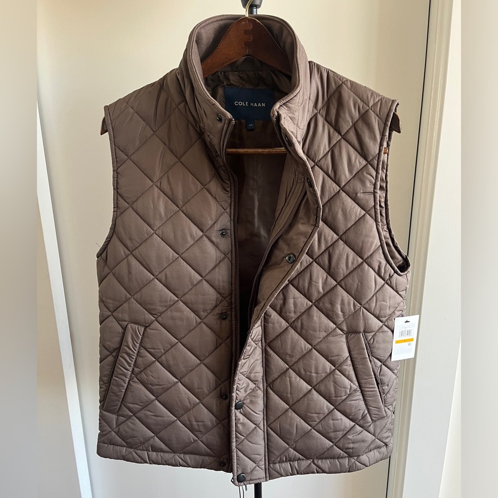 NWT Cole Haan Mens Unisex Quilted Puffer Vest Zip Front Pockets Oak Brown🪵 S  M